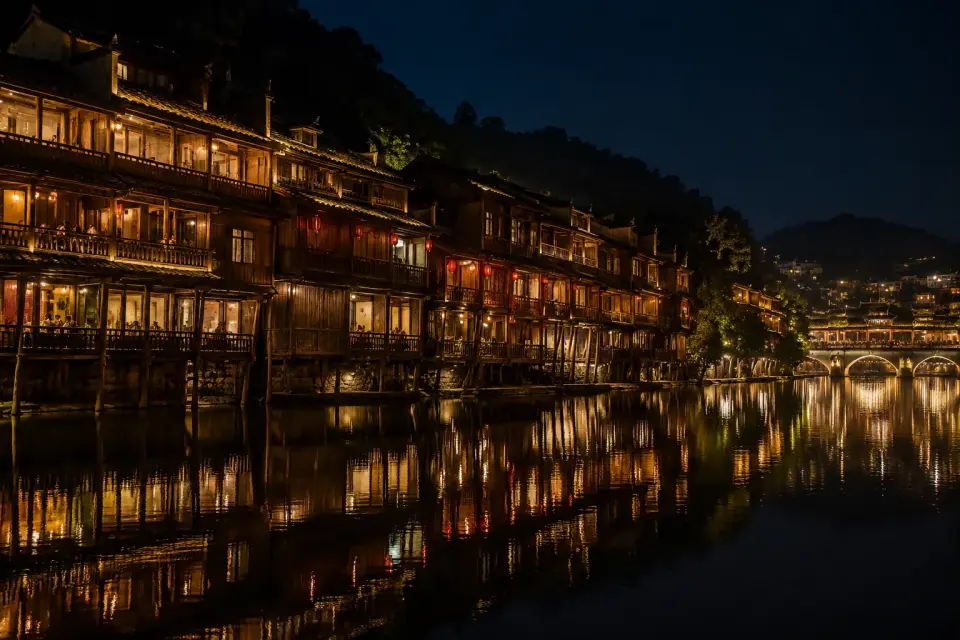 Paseo nocturno por Fenghuang